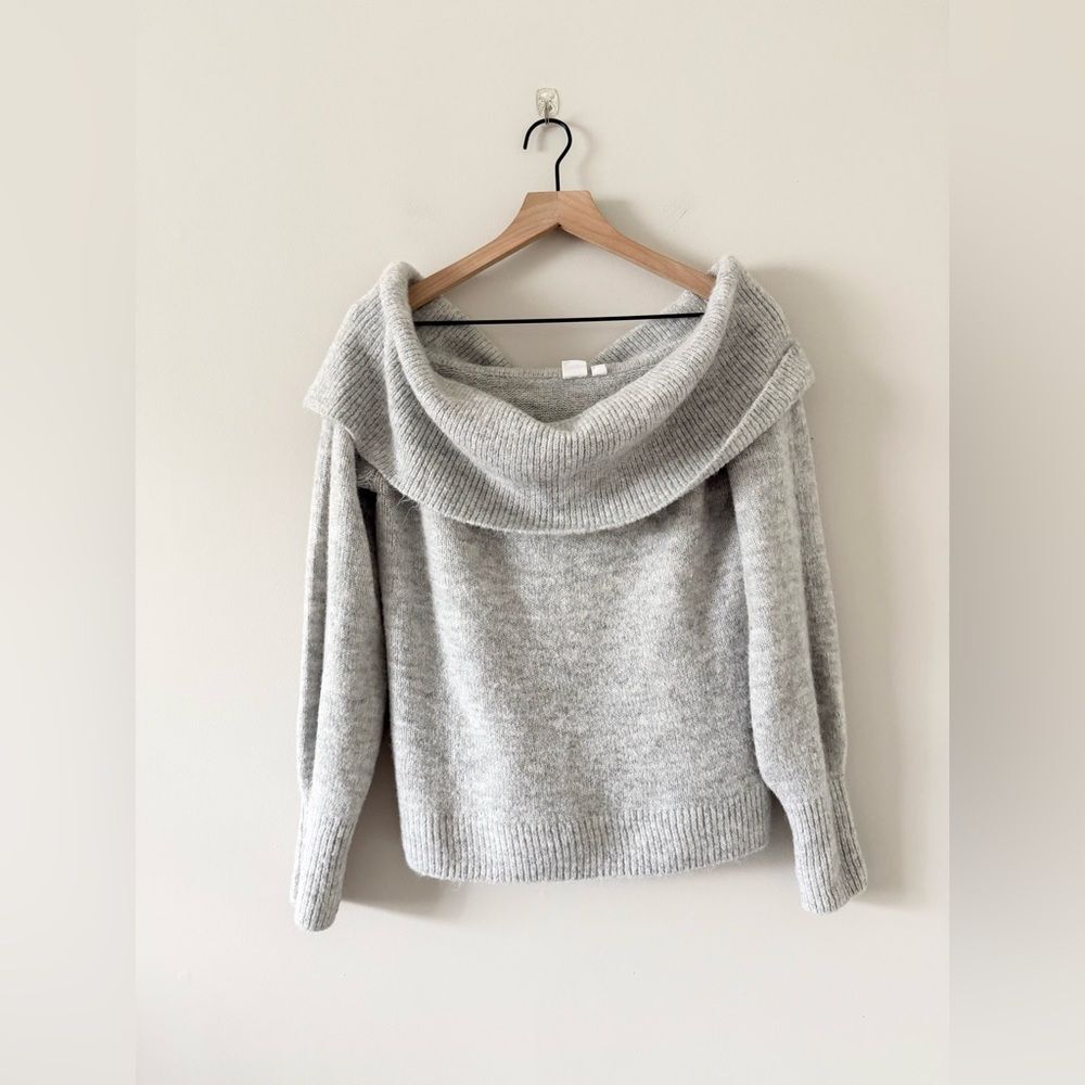 GAP Light Heathered Gray Off the Shoulder Sweater - Long Sleeve - Size M